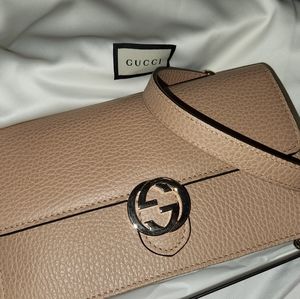 Gucci wallet on chain